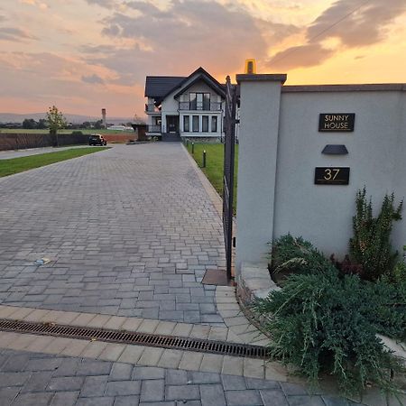 Sunny House Vila Suceava Exterior foto