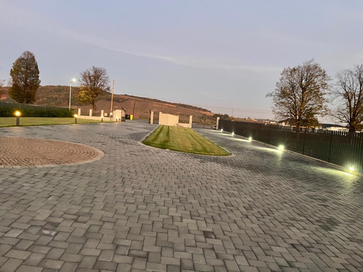 Sunny House Vila Suceava Exterior foto
