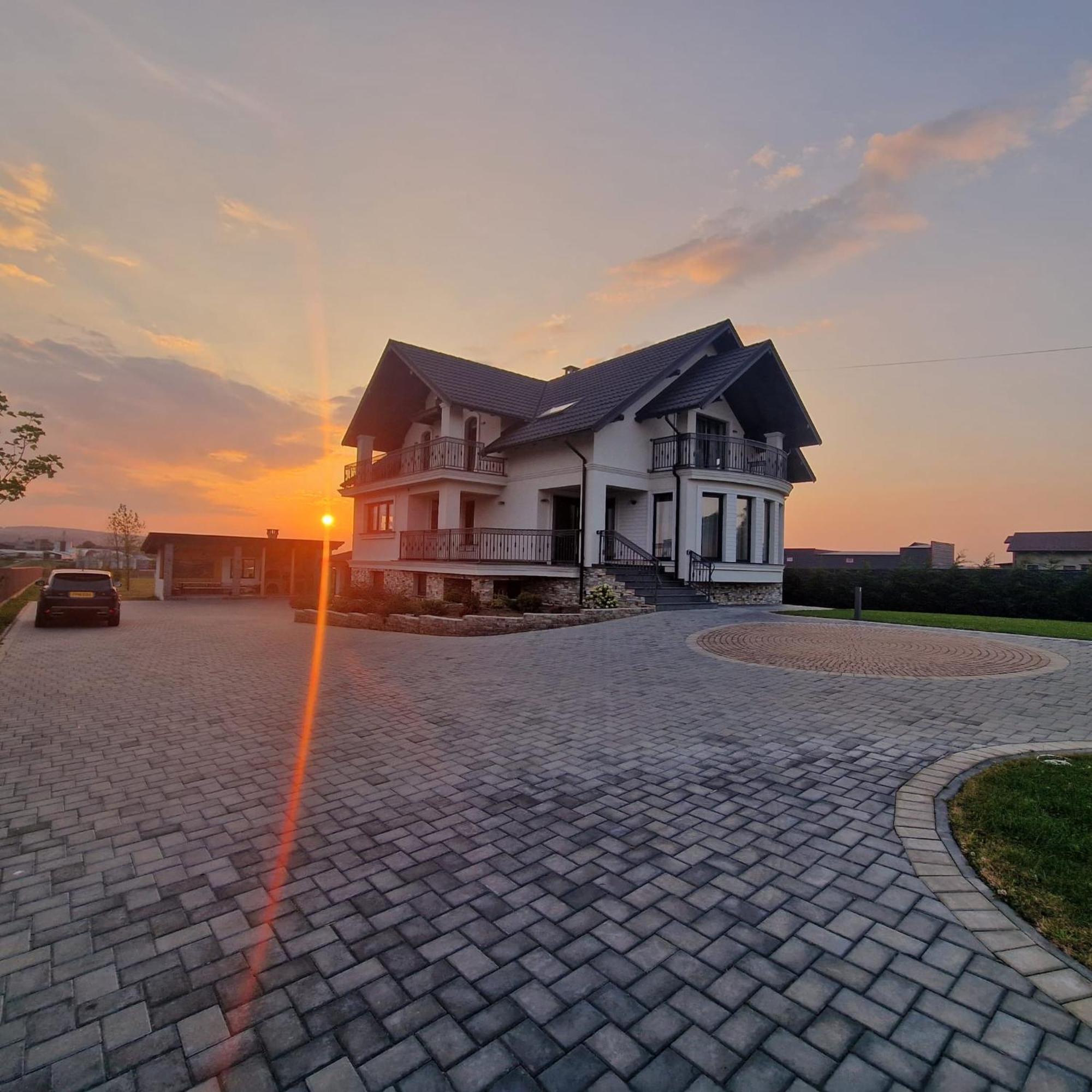 Sunny House Vila Suceava Exterior foto